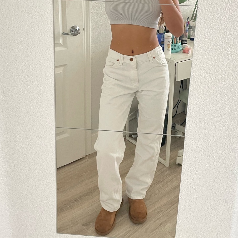 white mid waist wrangler jeans